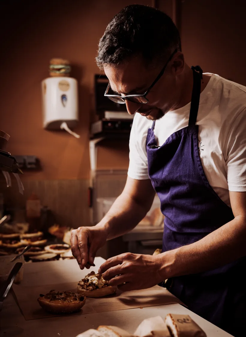 Dressage d'un burger en cuisine chez Pipok